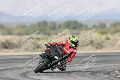 media/Jan-15-2026-Racers Edge (Thu) [[dfebeb70ab]]/2-A Group/Session 3 (Turn 16)/